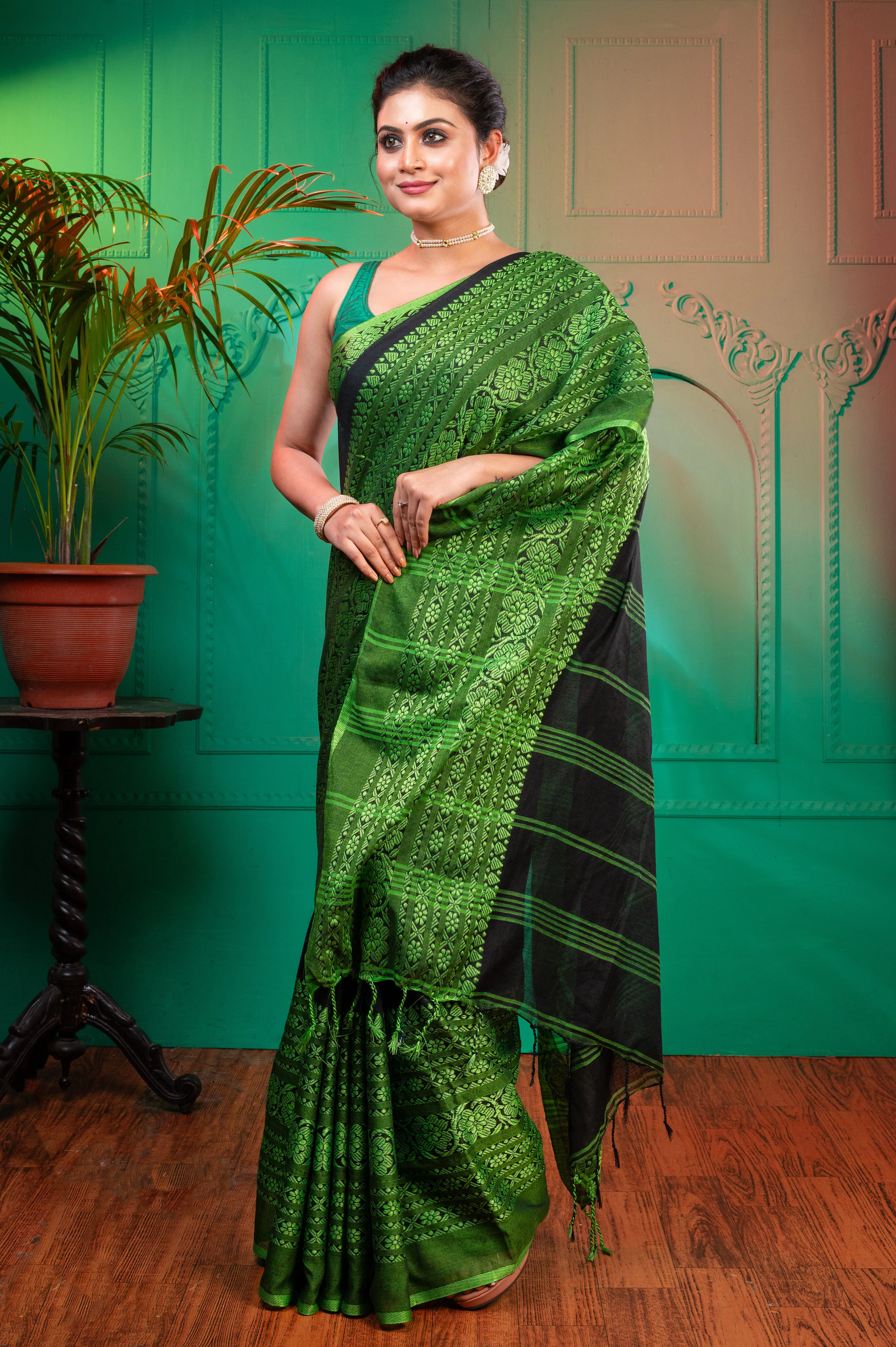 Women Black Body And Green Border Begampuri Pure Cotton Saree