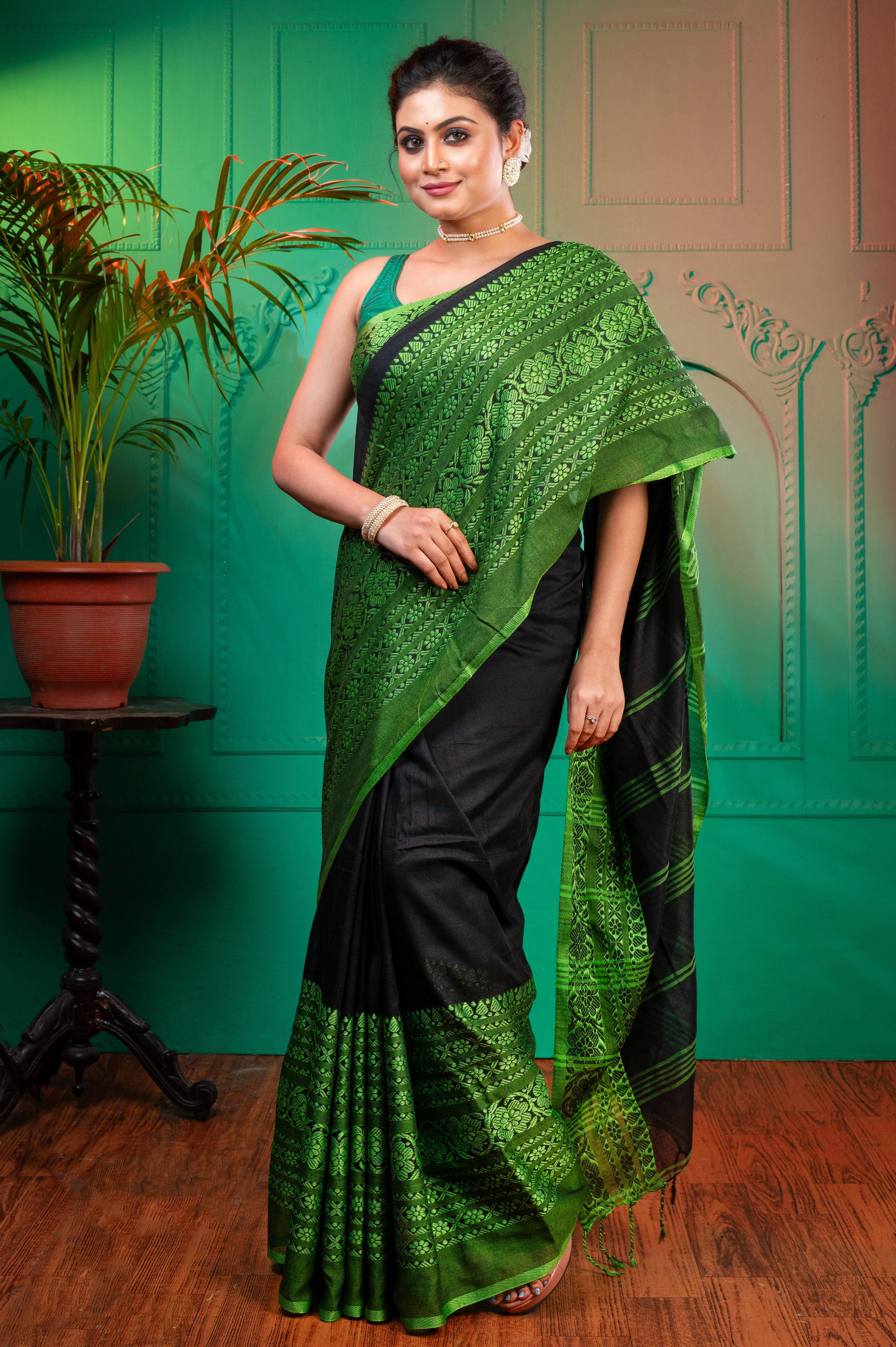 Women Black Body And Green Border Begampuri Pure Cotton Saree