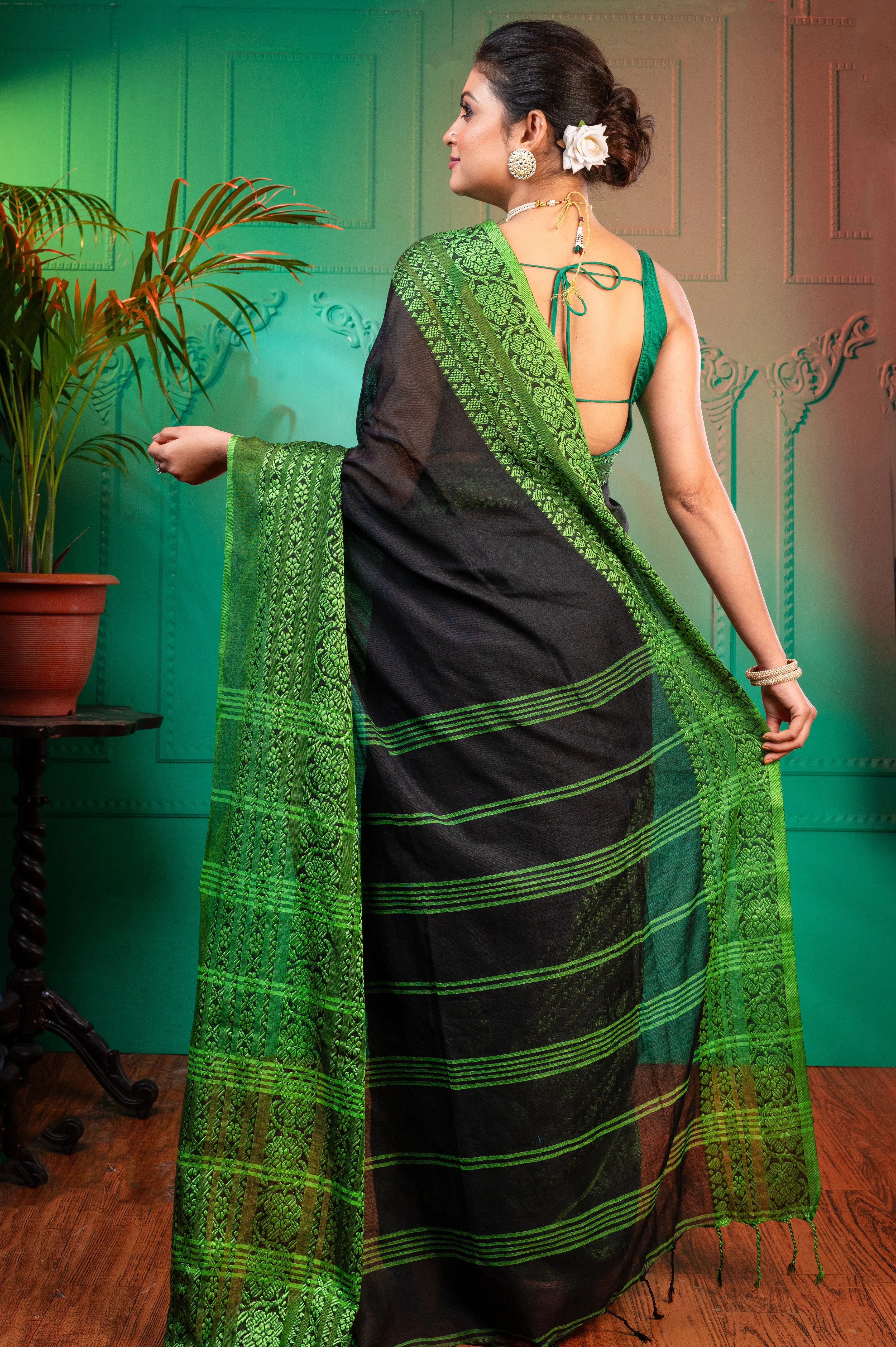 Women Black Body And Green Border Begampuri Pure Cotton Saree